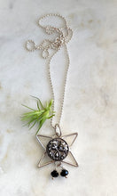Load image into Gallery viewer, Flower Star Pendant