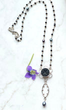 Load image into Gallery viewer, Happy Flower Onyx and Pearl Necklace