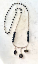 Load image into Gallery viewer, SALE/3 Flower Buttons