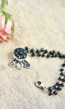 Load image into Gallery viewer, Flower Button Clasp Bracelet - Black