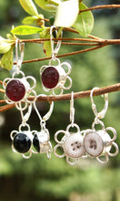 Load image into Gallery viewer, Button Flower Earrings