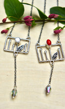 Load image into Gallery viewer, Boxed Bud Necklace