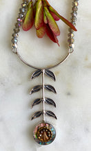 Load image into Gallery viewer, Champagne Flower Drop Necklace