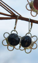 Load image into Gallery viewer, Button Flower Earrings