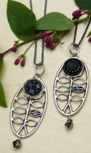 Load image into Gallery viewer, Flower Fun Pendant Necklace