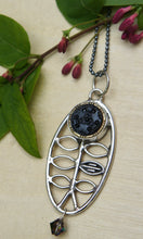 Load image into Gallery viewer, Flower Fun Pendant Necklace