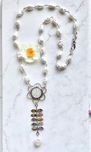 Load image into Gallery viewer, Happy Flower White Pearl Necklace
