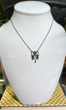 Load image into Gallery viewer, Leaf Dangle Necklace
