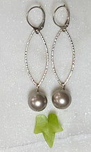 Load image into Gallery viewer, Beautiful Pewter Pearl Earrings
