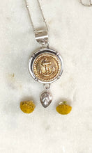 Load image into Gallery viewer, Hope Antique Button Anchor Necklace

