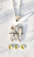 Load image into Gallery viewer, Contemporary Shiny Leaf Necklace
