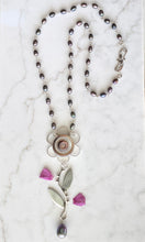 Load image into Gallery viewer, Happy Flower Necklace
