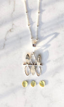 Load image into Gallery viewer, Contemporary Shiny Leaf Necklace
