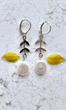 Load image into Gallery viewer, Leafy Pearl Earrings
