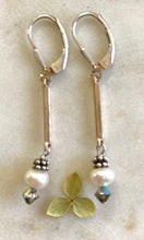 Load image into Gallery viewer, Pearl stick Earrings
