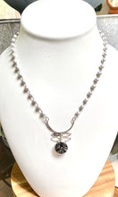 Load image into Gallery viewer, Flower Vine Drop Necklace
