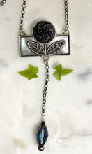 Load image into Gallery viewer, Flower Box Lariat 4 Necklace
