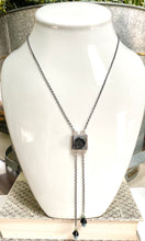 Load image into Gallery viewer, Beautiful Bird Button Necklace
