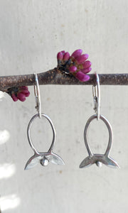 Oval leaf earrings