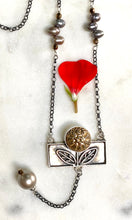 Load image into Gallery viewer, Flower Box Lariat Necklace
