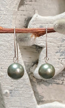 Load image into Gallery viewer, Soft Green &quot;Pearl&quot; Earrings
