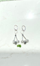 Load image into Gallery viewer, Ruitilated Quarts Earrings
