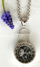 Load image into Gallery viewer, Flower Antique Picture Button Necklace
