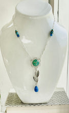 Load image into Gallery viewer, Happy Flower Ocean Necklace
