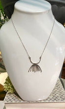 Load image into Gallery viewer, Mini Queen Anne Necklace
