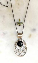 Load image into Gallery viewer, Folk Pendant Necklace With Black Button
