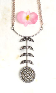 SALE/Beige Flower Drop Necklace