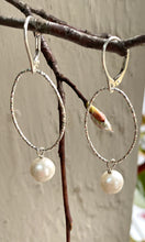 Load image into Gallery viewer, Elegant Pearl Earrings
