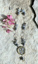 Load image into Gallery viewer, Labradorite and Flowers Necklace

