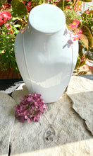 Load image into Gallery viewer, Oval Folk Flowers 1 Necklace
