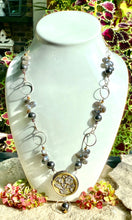 Load image into Gallery viewer, Labradorite and Flowers Necklace
