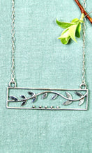 Load image into Gallery viewer, Boxed Vine Necklace
