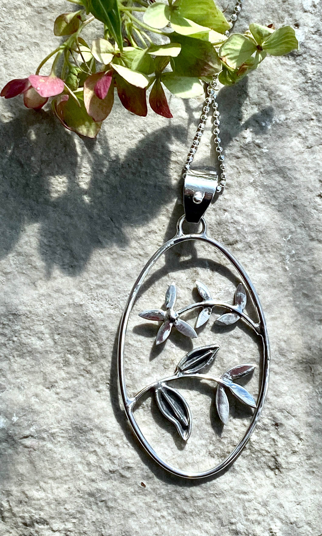 Oval Folk Flowers 2 Necklace