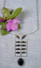 Load image into Gallery viewer, Folk Leaves Flower Necklace
