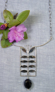 Folk Leaves Flower Necklace
