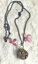 Load image into Gallery viewer, Apollo Button Necklace
