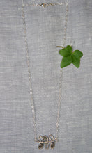 Load image into Gallery viewer, Open Leaf Vine Necklace
