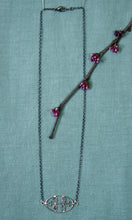 Load image into Gallery viewer, Oval Vine Necklace

