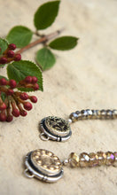 Load image into Gallery viewer, Button Clasp Bracelet
