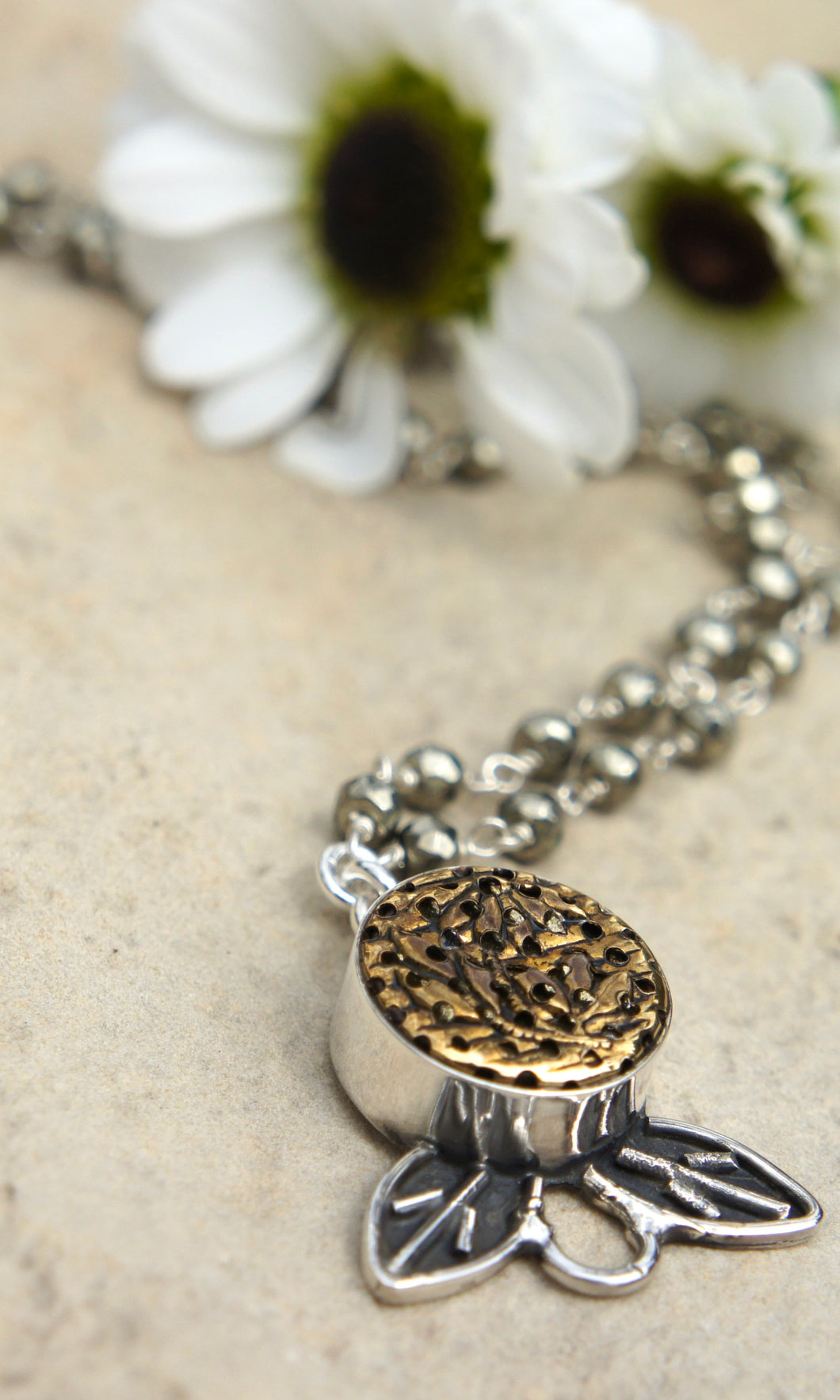 Flower Button Clasp Bracelet - Pyrite