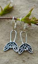 Load image into Gallery viewer, Pair of Leaves Earrings
