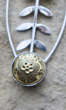 Load image into Gallery viewer, Button Oval Vine Pendant Necklace
