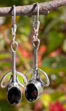 Load image into Gallery viewer, Black Oval Flower Earrings
